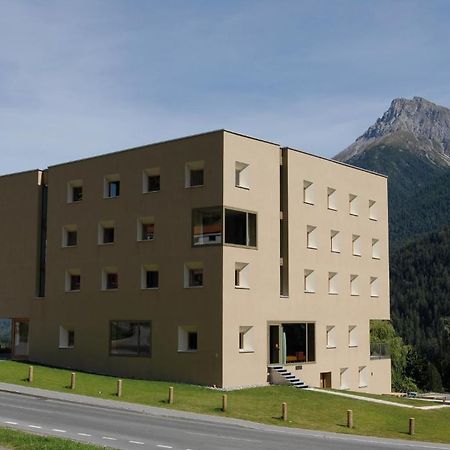 Scuol Youth Hostel Exterior foto
