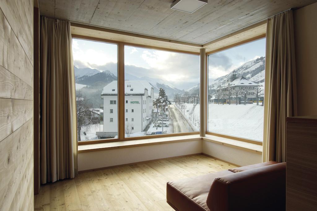 Scuol Youth Hostel Exterior foto