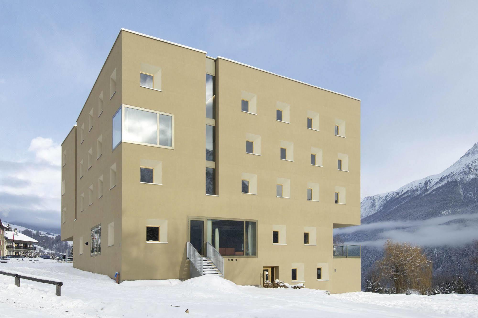 Scuol Youth Hostel Exterior foto