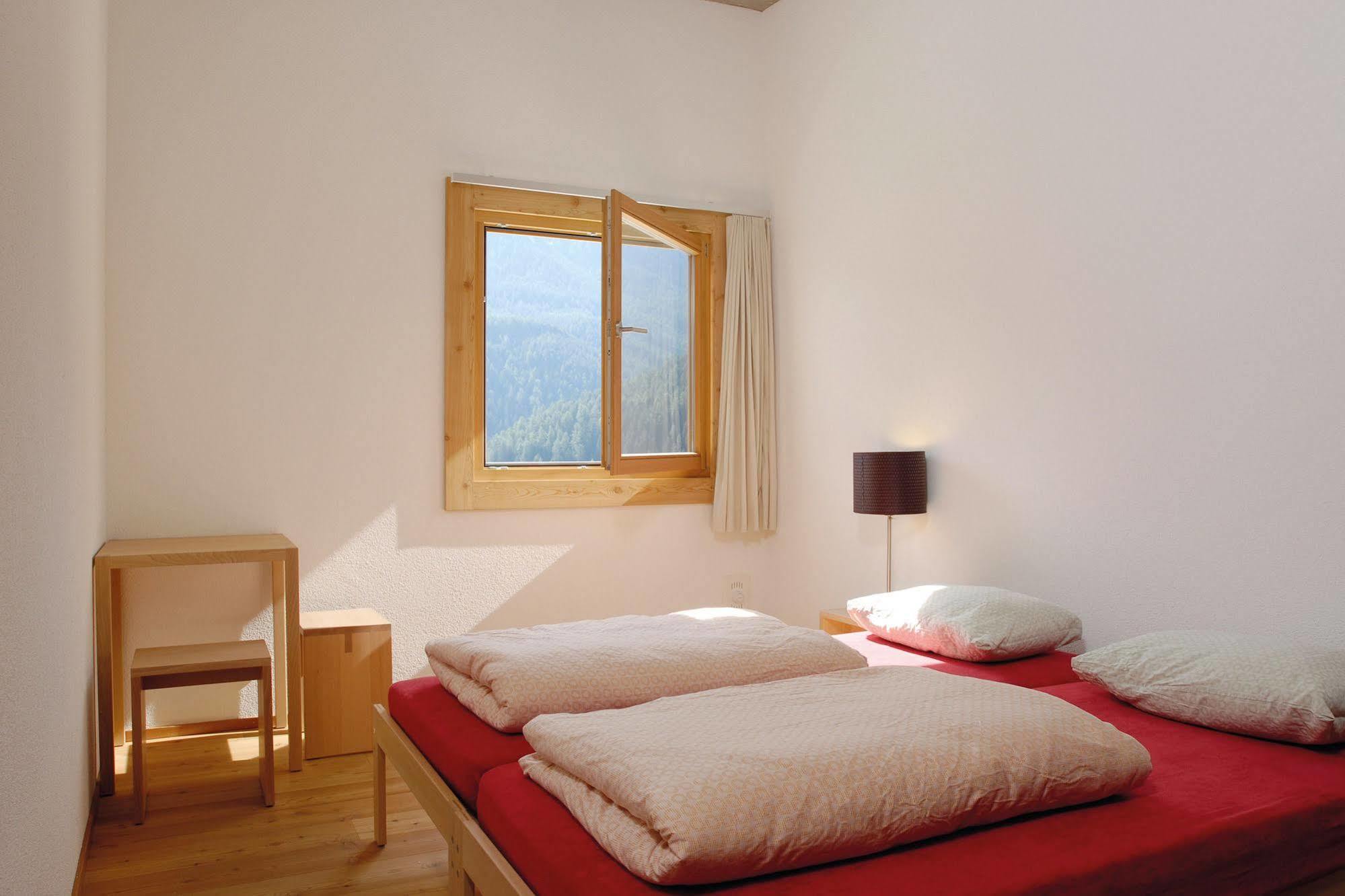 Scuol Youth Hostel Exterior foto